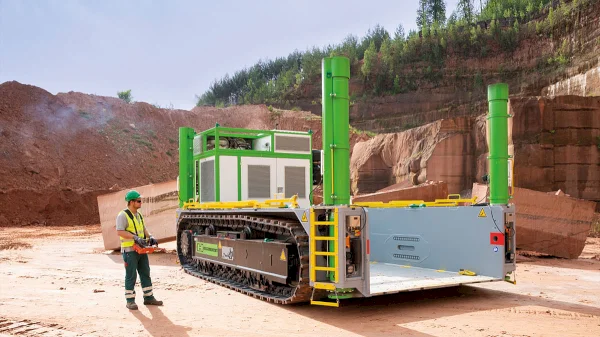 TRACKED TRANSPORT VEHICLE
For the fast and safe transport of heavy equipment in underground drifts