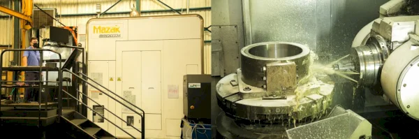 Machining division with modern equipment. Capability of up to 1250 mm radial diameter.