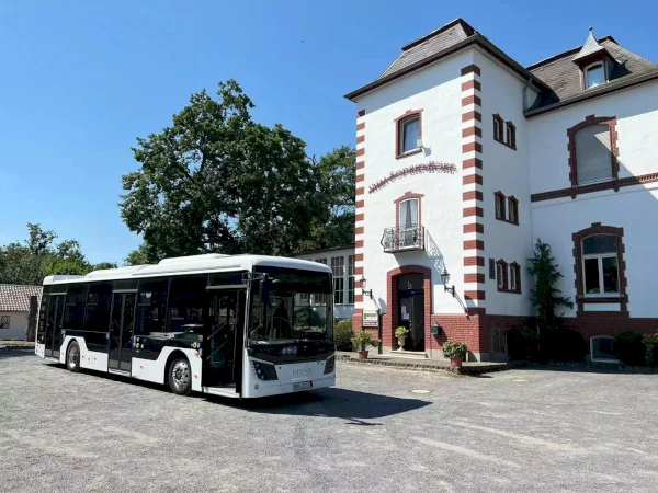 12-meter electric bus  // HY-X GmbH