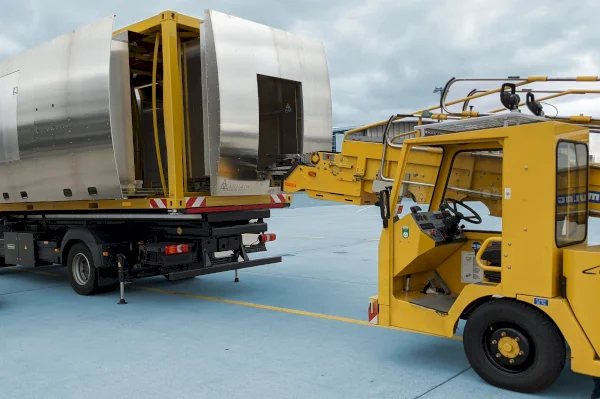 ground handling training mock-up to train belt loader operators approaching the aircraft  // ATLASAVIA GmbH