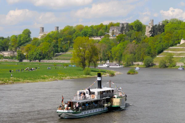 historical paddle steamer on the river Elbe - photo: Frank Exß (DML-BY)