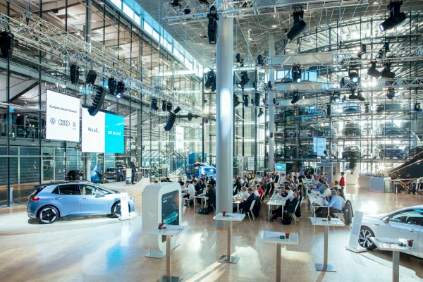 The Transparent Factory of Volkswagen - Photo Oliver Killing // Dresden Marketing Board