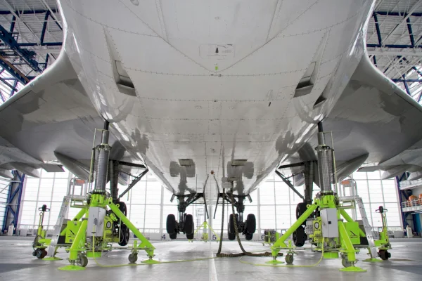 Our tripod-jacks facilitate highly cost-effective and efficient maintenance of your aircraft.