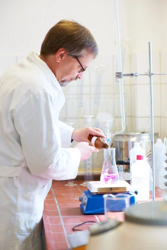 Complete laboratory analysis of your raw materials at the Wehrhahn Technology Centre