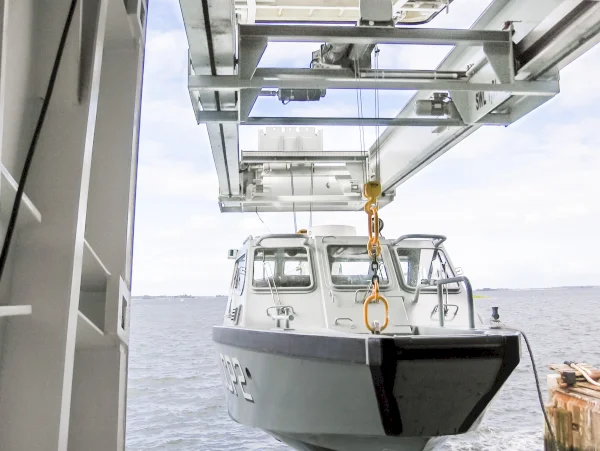 Tender Launching Crane for Navy Vessel SWL 9,5t