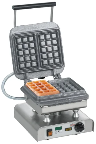 There are plenty of different classic waffle shapes available for the Baking System. // Neumärker
